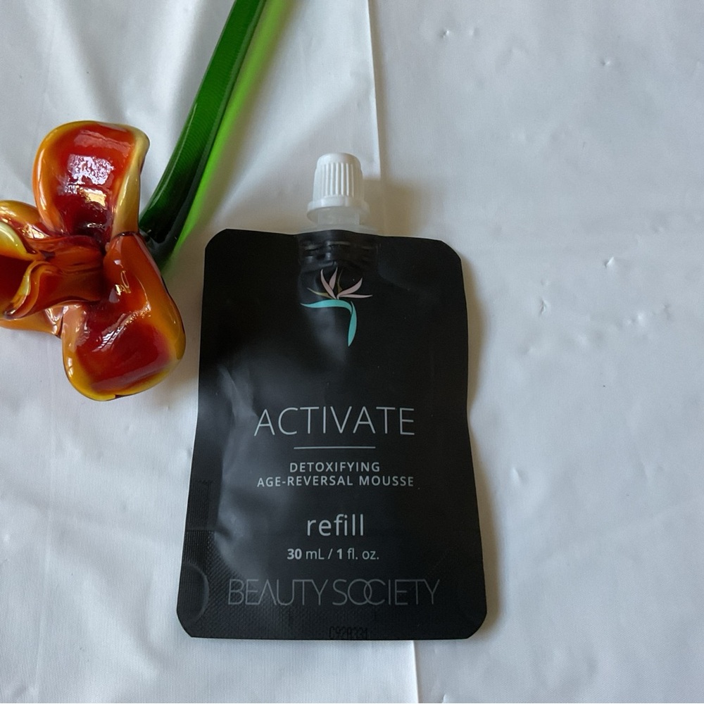 Beauty Society-Activate Detoxifying Age-Reversal Mousse  Refill 1oz/30ml-New
